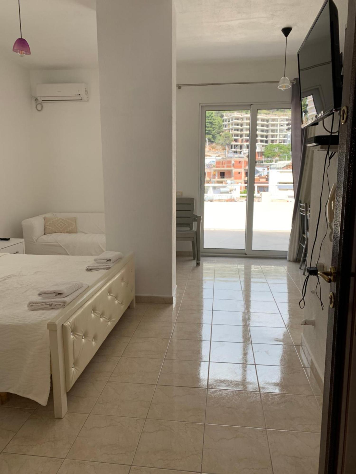 Irena Terrace * Sarandë